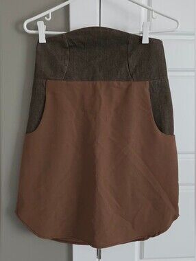 🇨🇦 Adhesif Two-Tone High-Waist A-Line Skirt